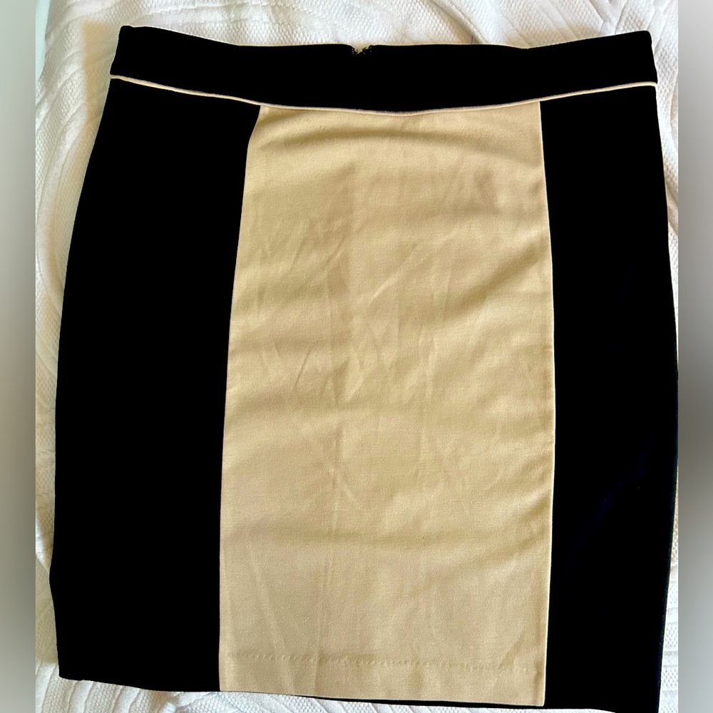 Gently Used  Dana Buchman Deco Fantasy Skirt in Black and Beige Size 12